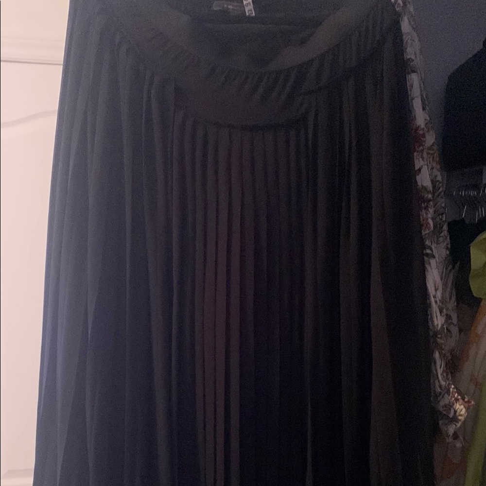 BCBG Black Pleated Maxi Skirt Cocktail
